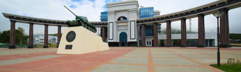 ПЛОЩАДЬ ПОБЕДЫ С МУЗЕЕМ.jpg