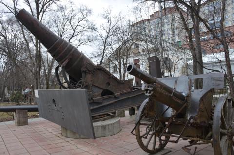 Русская артилерия конца XIX, начала ХХ века во дворе краеведческого музея.Фото Владимир Чуйко.JPG